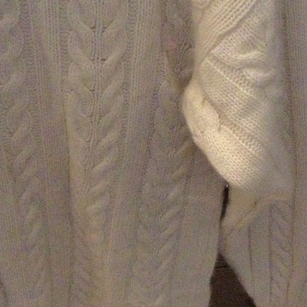 Neiman Marcus cashmere sweater - Picture 4 of 9
